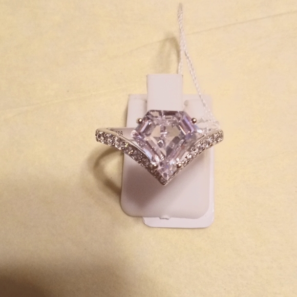 Finest Swarovski Zirconia rings - Picture 1 of 1